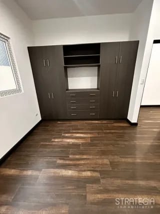 Hermos Casa Para Estrenar Kanajuyu Zona 16 — Casa en Venta en Kanajuyú, Zona 16, Guatemala, Ciudad — miniatura 5 de 13
