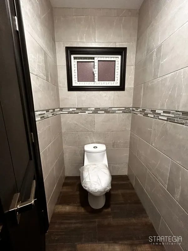 Hermos Casa Para Estrenar Kanajuyu Zona 16 — Casa en Venta en Kanajuyú, Zona 16, Guatemala, Ciudad — foto 2 de 13