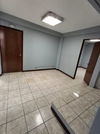 Edificio con Bodega en Alquiler – 20 Calle, Zona 10 — Bodega / Ofibodega en Alquiler en Zona 10, Guatemala, Ciudad — miniatura 9 de 15