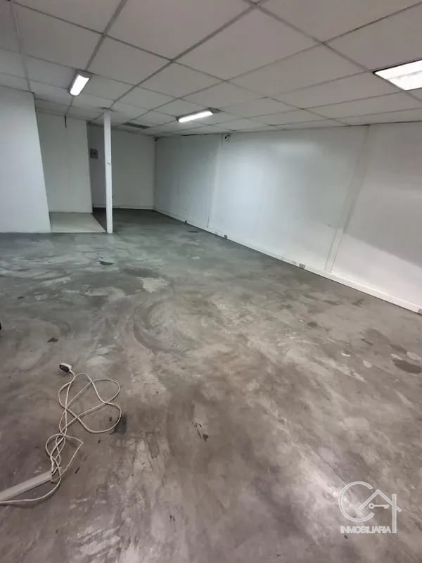 Edificio con Bodega en Alquiler – 20 Calle, Zona 10 — Bodega / Ofibodega en Alquiler en Zona 10, Guatemala, Ciudad — foto 3 de 15