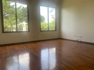 Renta-preciosa Casa 2 Niveles en Lazos de Fraijanes — Casa en Alquiler en Lazos de Fraijanes, Carretera a El Salvador, Guatemala, Ciudad — miniatura 7 de 17