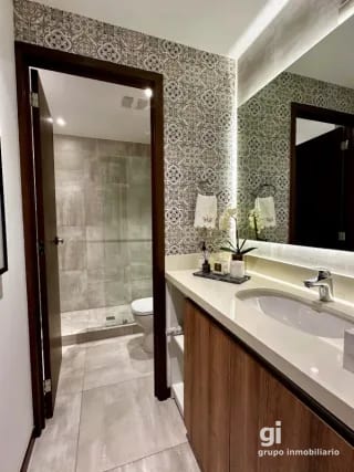 3 dormitorios, cuarto de servicio y sala familiar! — Apartamento en Venta en Zona 10, Guatemala, Ciudad — miniatura 7 de 14
