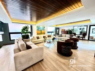 Casa exclusiva en alquiler en zona 10 – Ideal para embajada, family office u oficina privada de alto nivel — Casa en Alquiler en Zona 10, Guatemala, Ciudad — miniatura 1 de 16