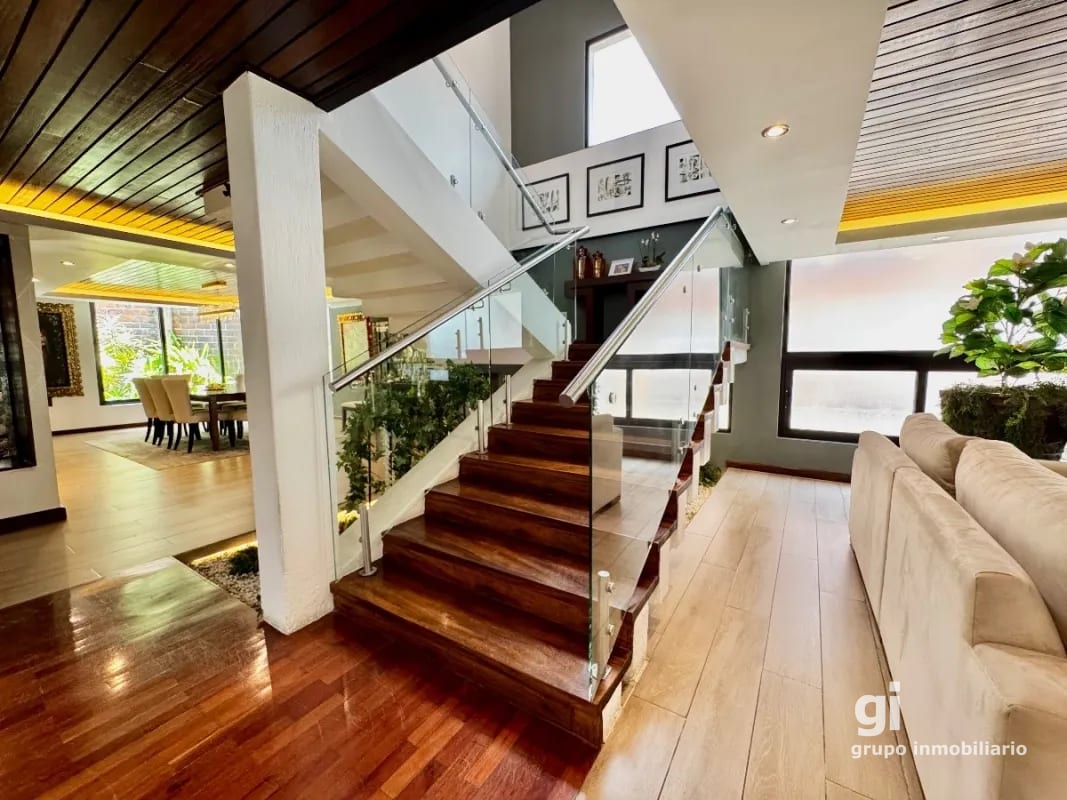 Casa exclusiva en alquiler en zona 10 – Ideal para embajada, family office u oficina privada de alto nivel — Casa en Alquiler en Zona 10, Guatemala, Ciudad — foto 9 de 16