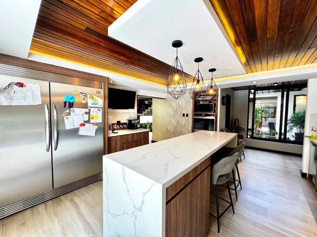 Casa exclusiva en alquiler en zona 10 – Ideal para embajada, family office u oficina privada de alto nivel — Casa en Alquiler en Zona 10, Guatemala, Ciudad — foto 8 de 16