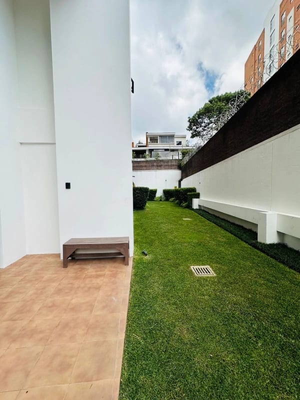 VENTA APARTAMENTO EDIFICIO IKARIA, ZONA 15 — Apartamento en Venta en Ikaria, Zona 15, Guatemala, Ciudad — foto 2 de 6