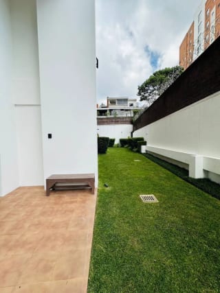 VENTA APARTAMENTO EDIFICIO IKARIA, ZONA 15 — Apartamento en Venta en Ikaria, Zona 15, Guatemala, Ciudad — miniatura 2 de 6