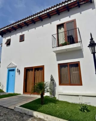 CASAS EN VENTA EN ANTIGUA SAN PEDRO LAS HUERTAS — Casa en Venta en Antigua, Sacatepéquez — miniatura 1 de 9