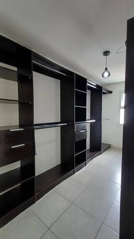 Casa en Venta -  Cumbres de la Arboleda  Km 21.5 — Casa en Venta en Cumbres de La Arboleda, Carretera a El Salvador, Guatemala, Ciudad — foto 5 de 12