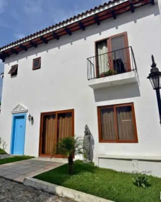 CASAS EN VENTA EN ANTIGUA SAN PEDRO LAS HUERTAS — Casa en Venta en Antigua, Sacatepéquez — miniatura 1 de 9
