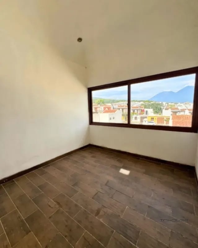 CASAS EN VENTA EN ANTIGUA SAN PEDRO LAS HUERTAS — Casa en Venta en Antigua, Sacatepéquez — foto 4 de 9