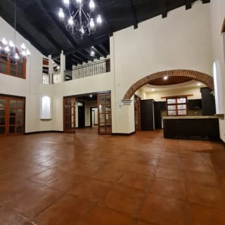 Bella Vista Jocotenango: Lujosa Casa de Esquina sobre Boulevard Principal — Casa en Venta en Antigua, Sacatepéquez — miniatura 8 de 17