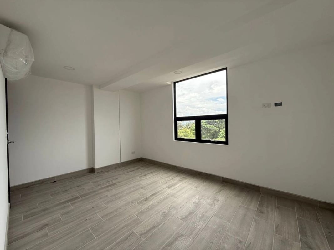 Apartamento para estrenar en Z 5 . Línea blanca completa y aires acondicionados — Apartamento en Alquiler en Zona 5, Guatemala, Ciudad — foto 11 de 11