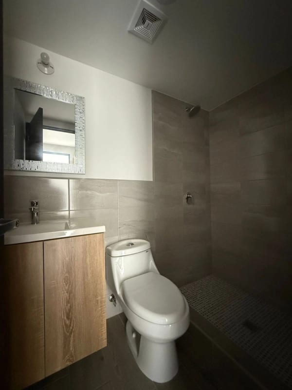 Apartamento para estrenar en Z 5 . Línea blanca completa y aires acondicionados — Apartamento en Alquiler en Zona 5, Guatemala, Ciudad — foto 3 de 11