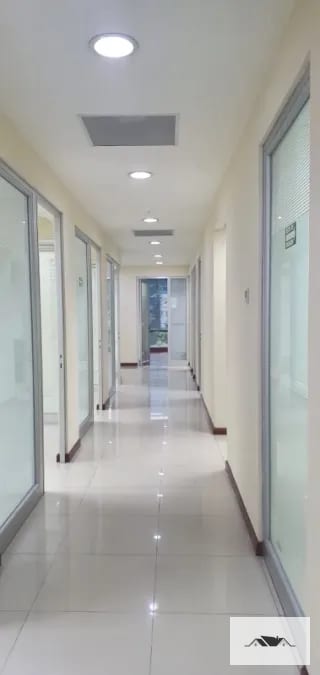 En Renta Amplia Oficina Zona 10, Edificio Reforma 10 Reforma Business Center — Oficina en Alquiler en Reforma 10 (Reforma Business Center), Zona 10, Guatemala, Ciudad — miniatura 1 de 10