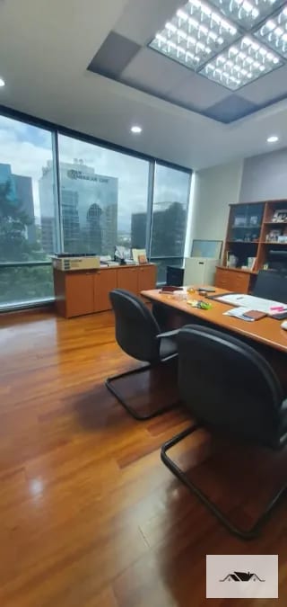 En Renta Amplia Oficina Zona 10, Edificio Reforma 10 Reforma Business Center — Oficina en Alquiler en Reforma 10 (Reforma Business Center), Zona 10, Guatemala, Ciudad — miniatura 2 de 10