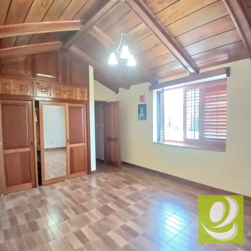 CASA EN VENTA EN VILLAS DEL PINAR SAN CRISTOBAL — Casa en Venta en Zona 8 Mixco, Guatemala, Ciudad — foto 5 de 6