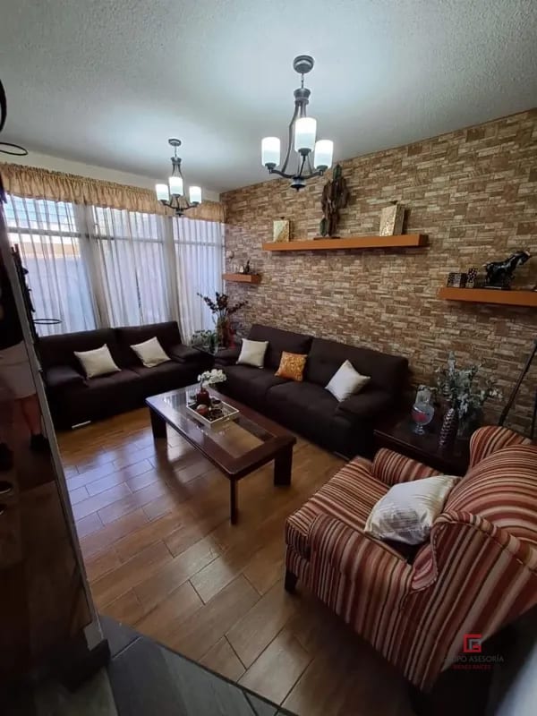 Linda casa en venta en Resideciales Roosevelt zona 7 de Mixco — Casa en Venta en Zona 7 Mixco, Guatemala, Ciudad — foto 5 de 10