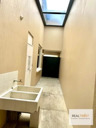 Vendo casa en Residenciales Villas de Santa Monica carretera a El Salvador km. 16.5 — Casa en Venta en Villas de Santa Mónica, Carretera a El Salvador, Guatemala, Ciudad — miniatura 3 de 17