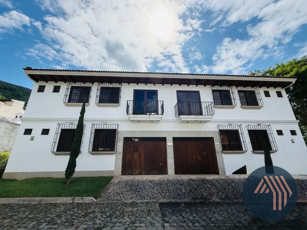 Venta de Hermosa Casa con Acabados de Lujo - Bella Vista, Antigua — Casa vacacional en Venta en Jocotenango, Sacatepéquez — foto 2 de 16