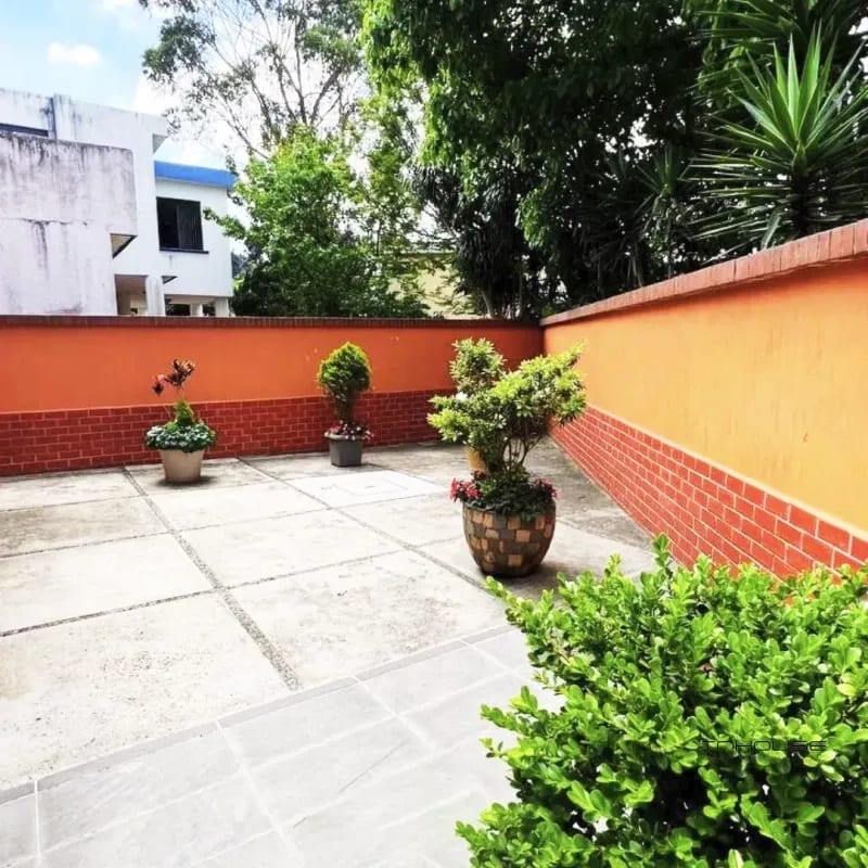 CASA EN VENTA CARRETERA A EL SALVADOR KM 15.8 REMODELADA — Casa en Venta en El Horizonte, Carretera a El Salvador, Guatemala, Ciudad — foto 2 de 11