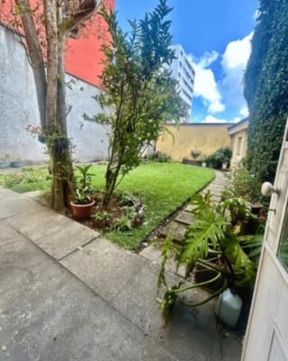 Zona 1 Amplia Casa Fuera de Garita en Venta — Casa en Venta en Zona 1, Guatemala, Ciudad — miniatura 1 de 16