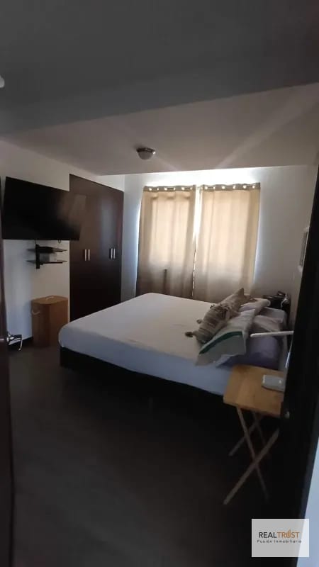 Apartamento AMUEBLADO en renta zona 10 — Apartamento en Alquiler en Zona 10, Guatemala, Ciudad — foto 2 de 10
