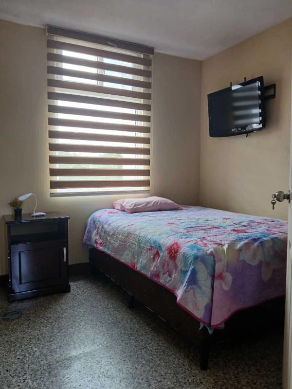 Apartamento Amueblado - Zona 11 — Apartamento en Alquiler en Colonia Mariscal, Zona 11, Guatemala, Ciudad — foto 6 de 7
