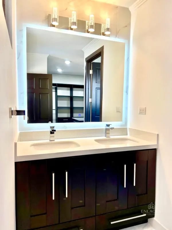 Zona 7 de Mixco • Casa en venta • Condominio Quinta Los Encinos — Casa en Venta en Quinta Los Encinos, Zona 7 Mixco, Guatemala, Ciudad — foto 8 de 14