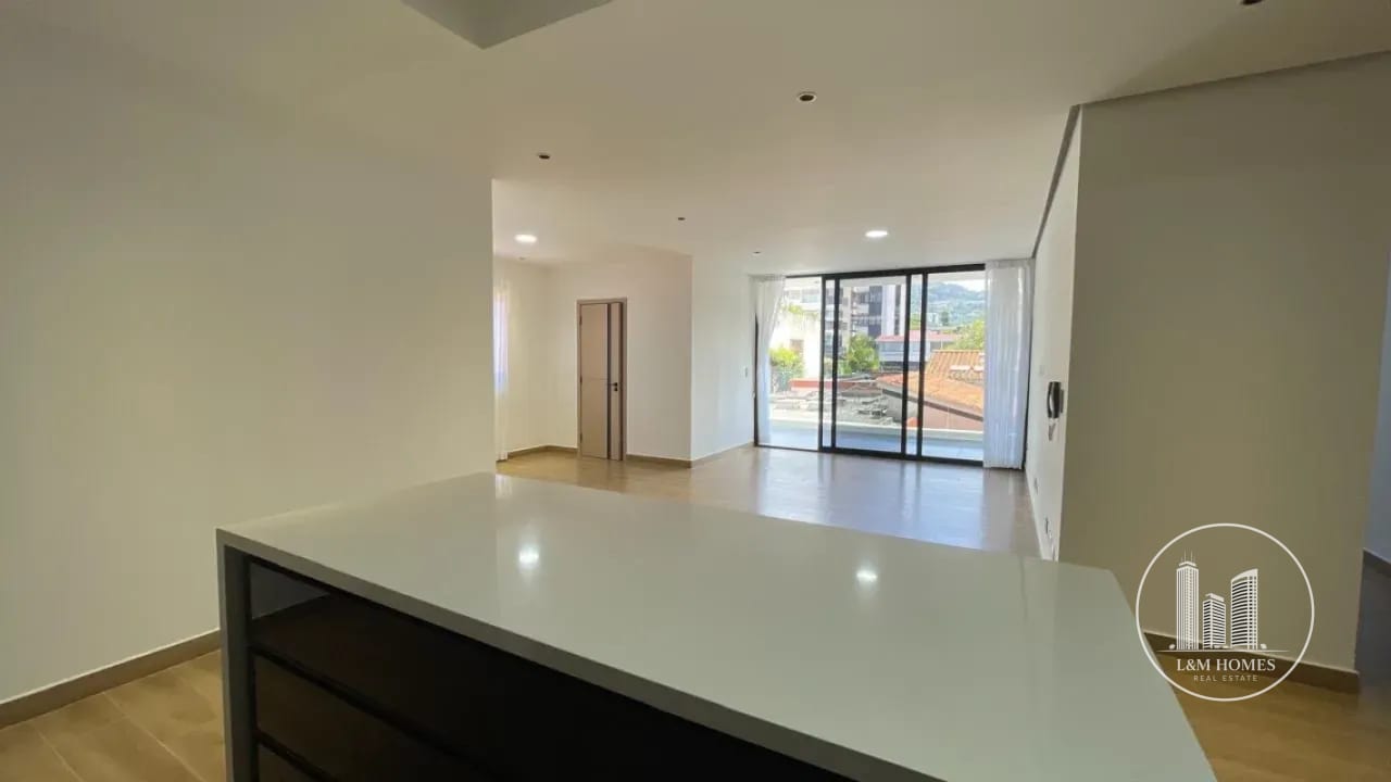 Amplio apartamento en renta  en zona 15 — Apartamento en Alquiler en Zona 15, Guatemala, Ciudad — foto 1 de 8