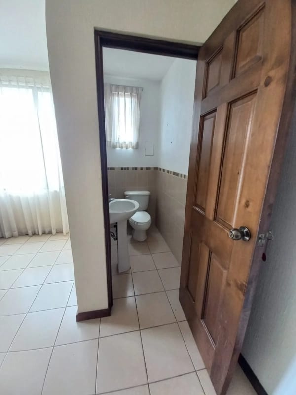 🏡 Venta de Casa en Carretera a El Salvador, Km 19.8 — Casa en Venta en Carretera a El Salvador, Guatemala, Ciudad — foto 11 de 17