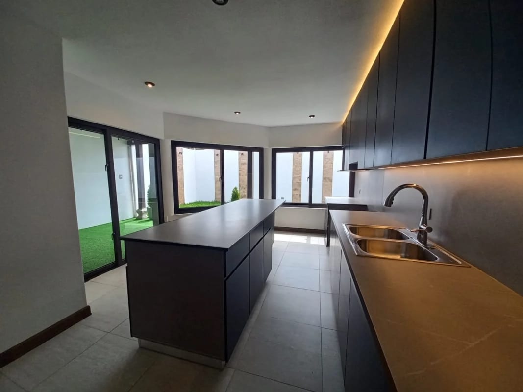 🏡 Casa de lujo con apartamento independiente – Km 19 Carretera a San José Pinula — Casa en Venta en km 16-20, Carretera a El Salvador, Guatemala, Ciudad — foto 17 de 17