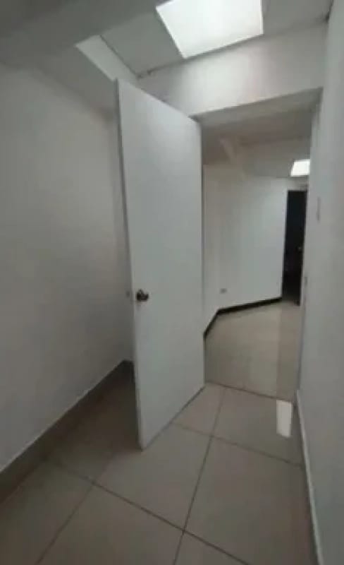 🏢 Oficina en Renta – Zona 13, Avenida Hincapié ¡Amplia, funcional y lista para usar! 📍 — Oficina en Alquiler en Zona 13, Guatemala, Ciudad — foto 3 de 7