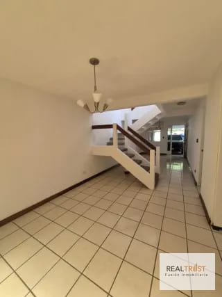 VENDO CASA EN PROVIDENCIA ENTRADA A SAN JOSÉ PINULA Km. 18.5 Carretera al Salvador — Casa en Venta en San José Pinula, Guatemala, Ciudad — miniatura 14 de 15