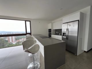 Apartamento Renta Zona 15 San Lázaro, 154 MTS2 + 39 Mts Terraza , 3 Dormitorios, + Dormitorio de Servicio $2,500 — Apartamento en Alquiler en Zona 15, Guatemala, Ciudad — miniatura 5 de 7