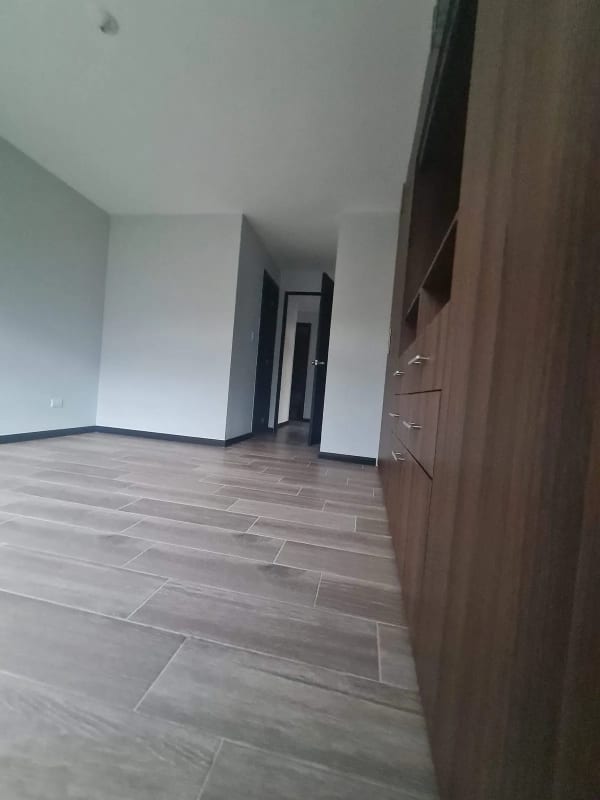 Apartamento en VENTA! NAGANO zona 16 — Apartamento en Venta en Zona 16, Guatemala, Ciudad — foto 11 de 17