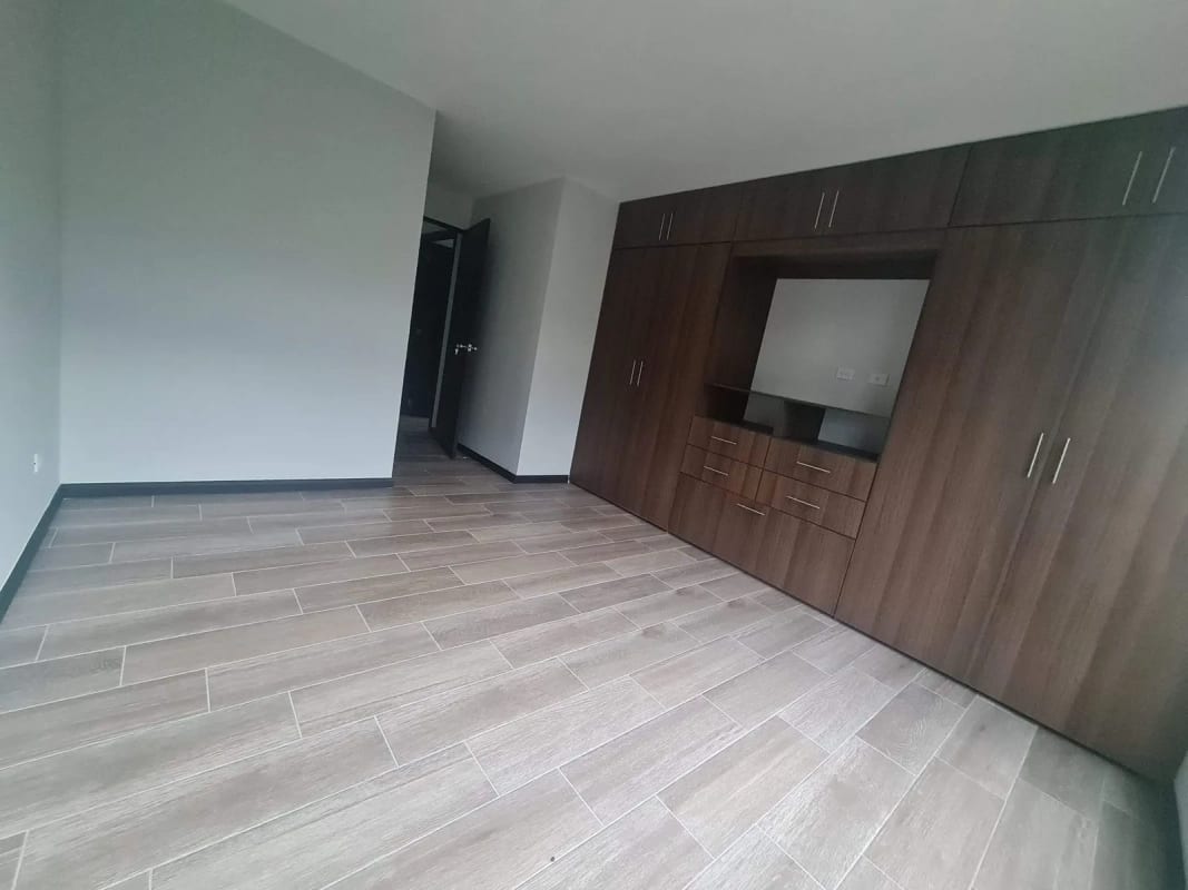 Apartamento en VENTA! NAGANO zona 16 — Apartamento en Venta en Zona 16, Guatemala, Ciudad — foto 9 de 17