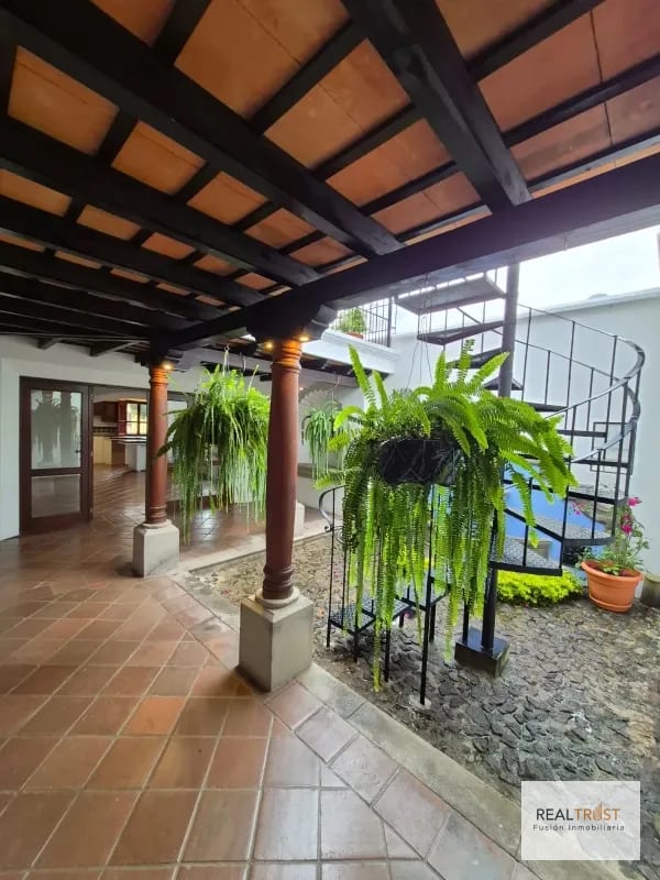 CASA EN VENTA ANTIGUA GUATEMALA 1 NIVEL CON TERRAZA — Casa en Venta en Antigua, Sacatepéquez — foto 11 de 13