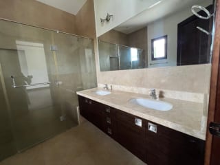 Casa Renta Zona 16, Ramblas Decayalá, 455 MTS2~ 4 Dormitorios, Sector Exclusivo en Guatemala — Casa en Alquiler en Zona 16, Guatemala, Ciudad — miniatura 7 de 10