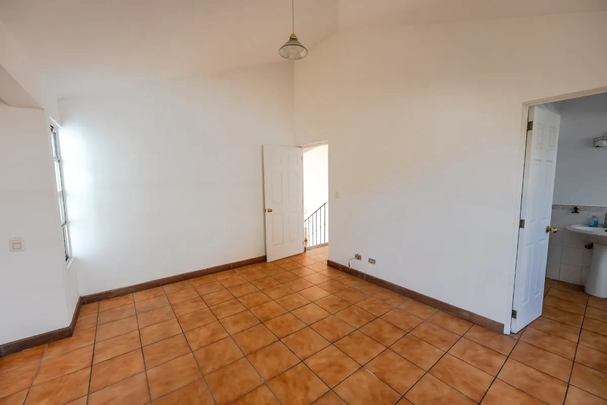 Casa en Venta Carretera a El Salvador km 16.5 San Miguel — Casa en Venta en Residenciales San Miguel, Carretera a El Salvador, Guatemala, Ciudad — foto 10 de 16