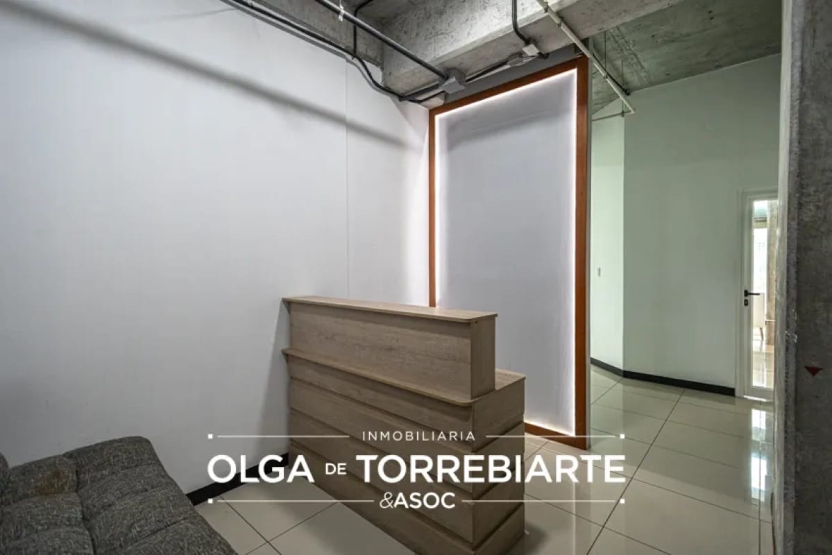 Oficina en Edificio Pialé, Zona 10 — Oficina en Alquiler en Pialé, Zona 10, Guatemala, Ciudad — foto 1 de 10