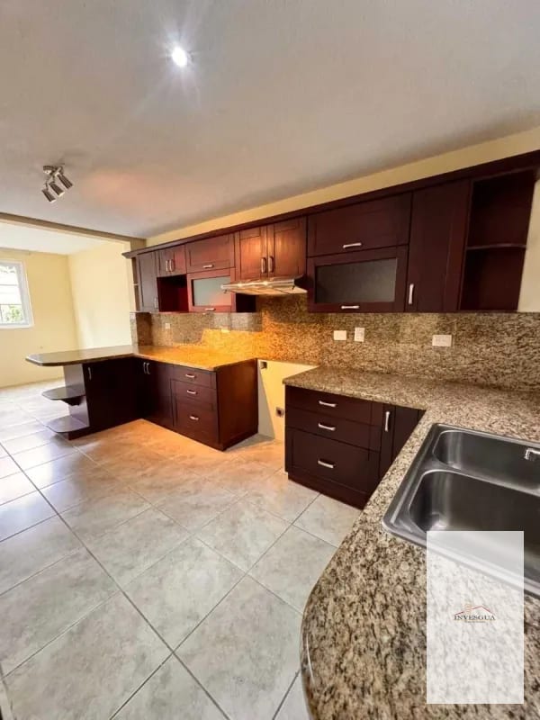 Casa En Venta En Fraijanes Villas De Entreverdes — Casa en Venta en Fraijanes, Carretera a El Salvador, Guatemala, Ciudad — foto 9 de 12