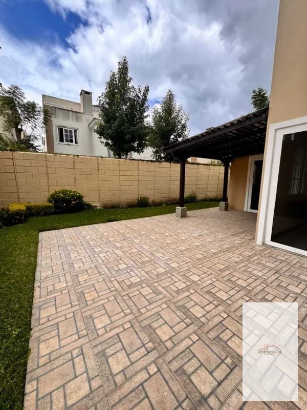 Casa En Venta En Fraijanes Villas De Entreverdes — Casa en Venta en Fraijanes, Carretera a El Salvador, Guatemala, Ciudad — foto 2 de 12
