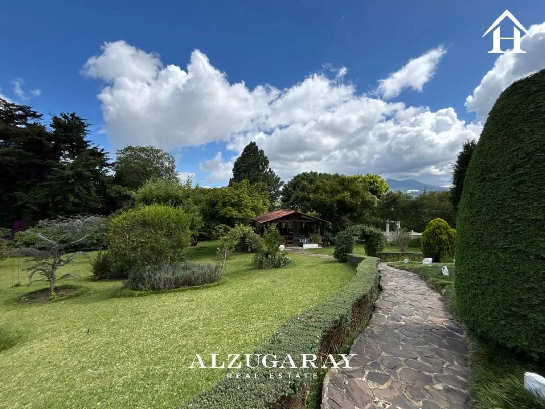 CASA DE DESCANSO AMUEBLADA - 320 MT2 / SAN LUCAS SACATEPÉQUEZ — Casa en Venta en San Lucas Sacatepéquez, Sacatepéquez — foto 2 de 10