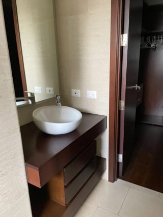 Se Vende/Alquila Apto. Amueblado Tiffany 5 Nivel Alto, Zona 14. — Apartamento en Venta en Tiffany 5ta Avenida, Zona 14, Guatemala, Ciudad — miniatura 8 de 15