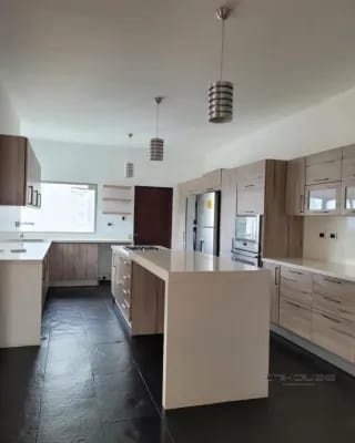 CASA EN VENTA EN ZONA 16 MODERNA, CUMBRES — Casa en Venta en Zona 16, Guatemala, Ciudad — miniatura 5 de 13