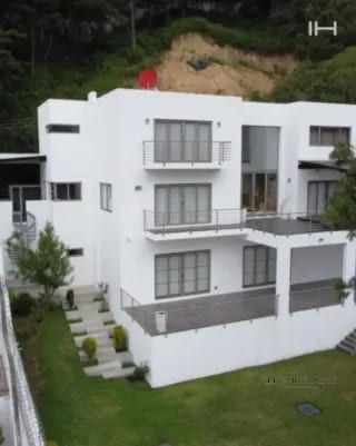 CASA EN VENTA EN ZONA 16 MODERNA, CUMBRES — Casa en Venta en Zona 16, Guatemala, Ciudad — miniatura 1 de 13