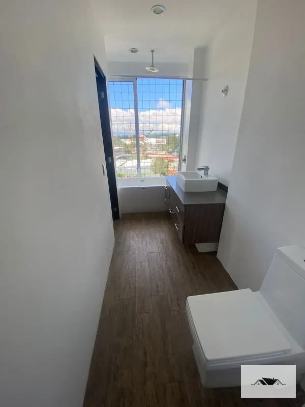 GANGA!!! APARTAMENTO EN VENTA: KM 14.5  calle paralela a Carretera a El Salvador,  Edificio Destiny Sky Homes. — Apartamento en Venta en Destiny Sky Homes, Carretera a El Salvador, Guatemala, Ciudad — foto 6 de 11