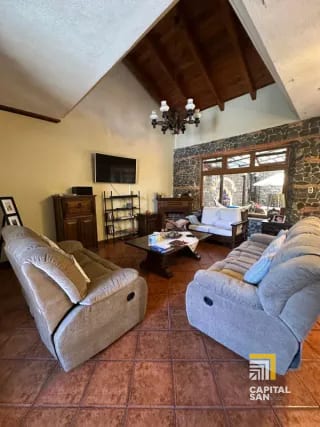 Casa en venta en zona 10 fuera de garita dentro de área residencial de 5 habitaciones — Casa en Venta en Zona 10, Guatemala, Ciudad — miniatura 1 de 16
