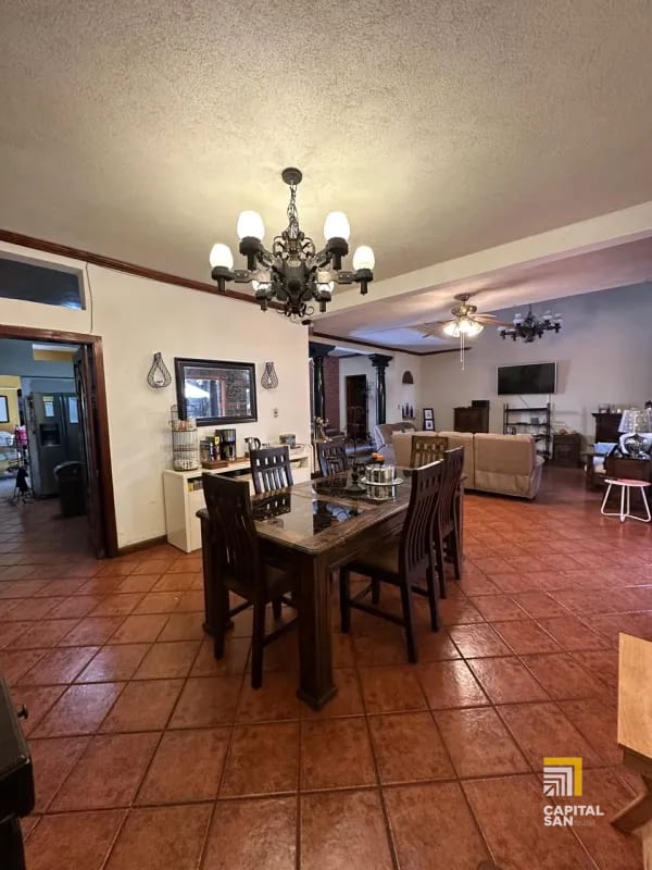 Casa en venta en zona 10 fuera de garita dentro de área residencial de 5 habitaciones — Casa en Venta en Zona 10, Guatemala, Ciudad — foto 8 de 16